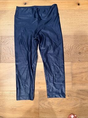 Koral Navy Performance Capris